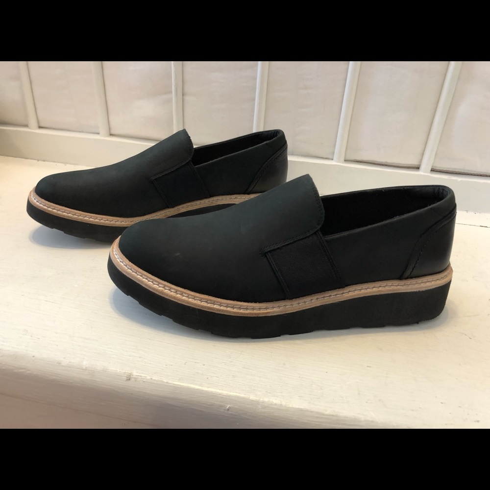 Clarks  Trace Easy black nubuck slip on shoes